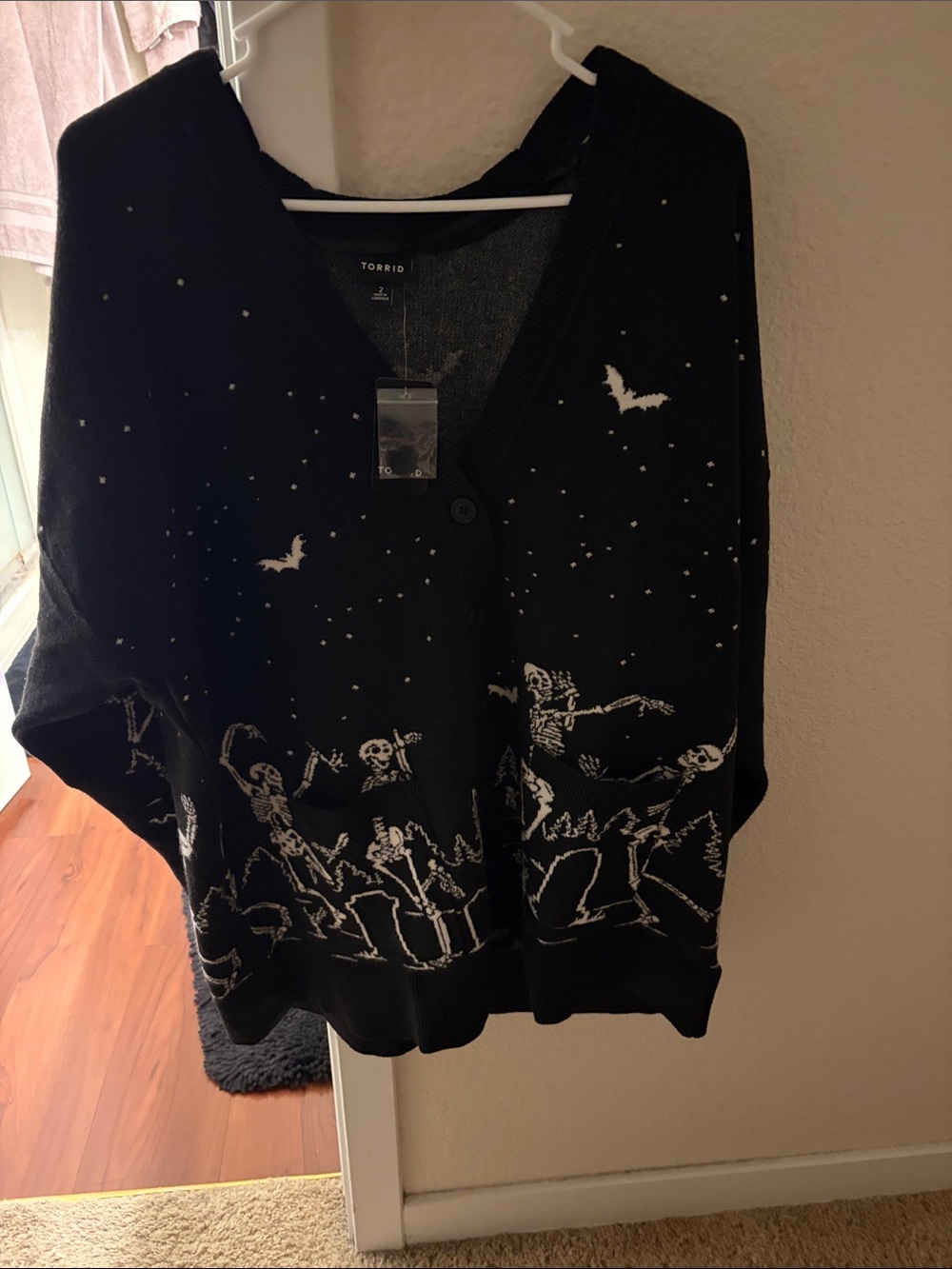 torrid Black Cardigan with White Skeleton & Bat Motif Size 2X